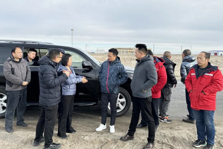 Chairman Xiao Ning Pays an Onsite Visit to Qarhan Salt Lake for Guiding the Environmental Protection Rectification Work